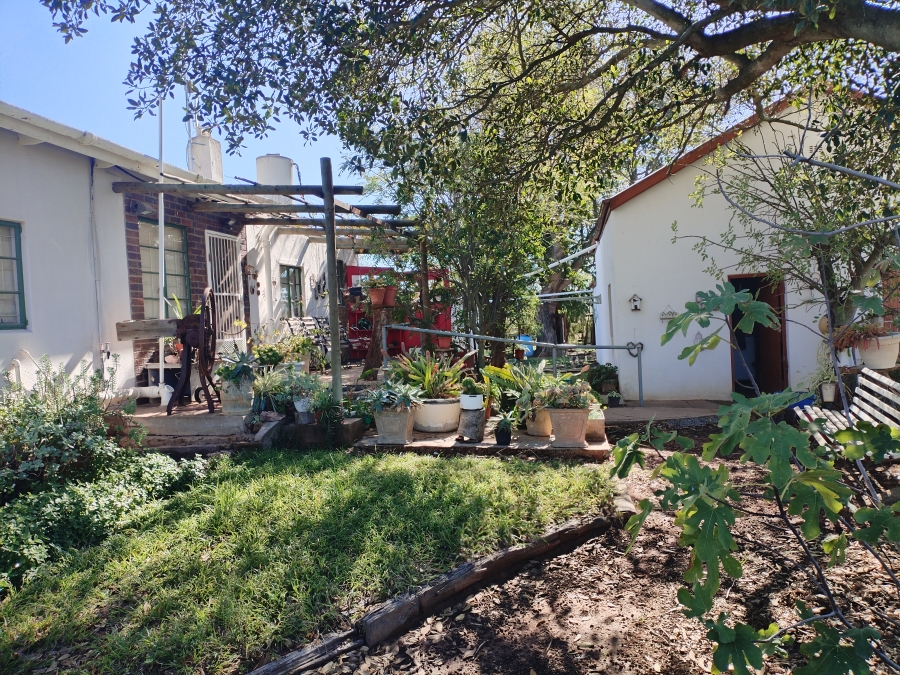 4 Bedroom Property for Sale in Ruststasie Western Cape